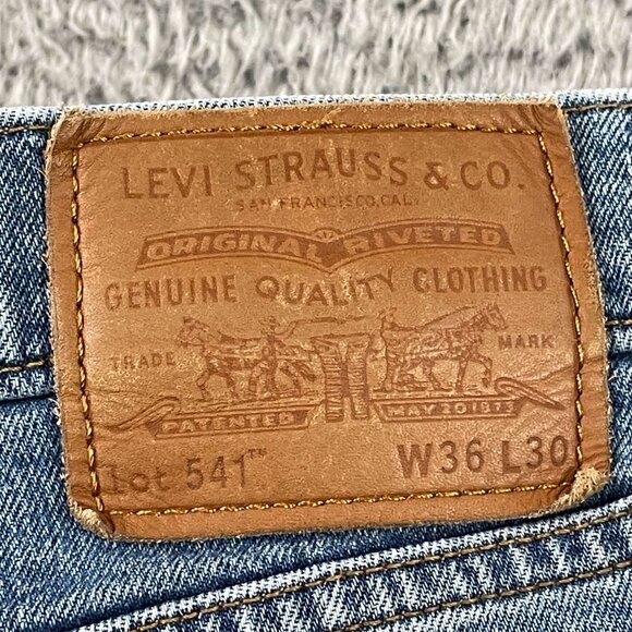 Levis 541 Premium Jeans Mens 36x30 Light Wash Straight Leg Denim - Picture 4 of 11